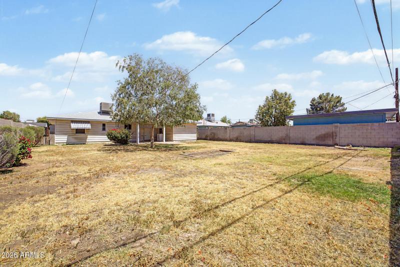 nearly 9k sf lot