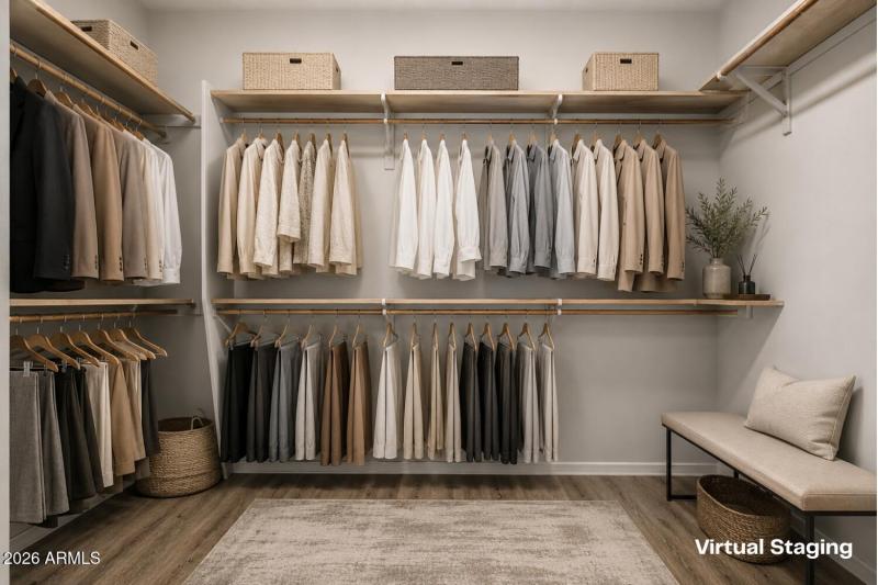 Garnet WAY - Walk-in closet