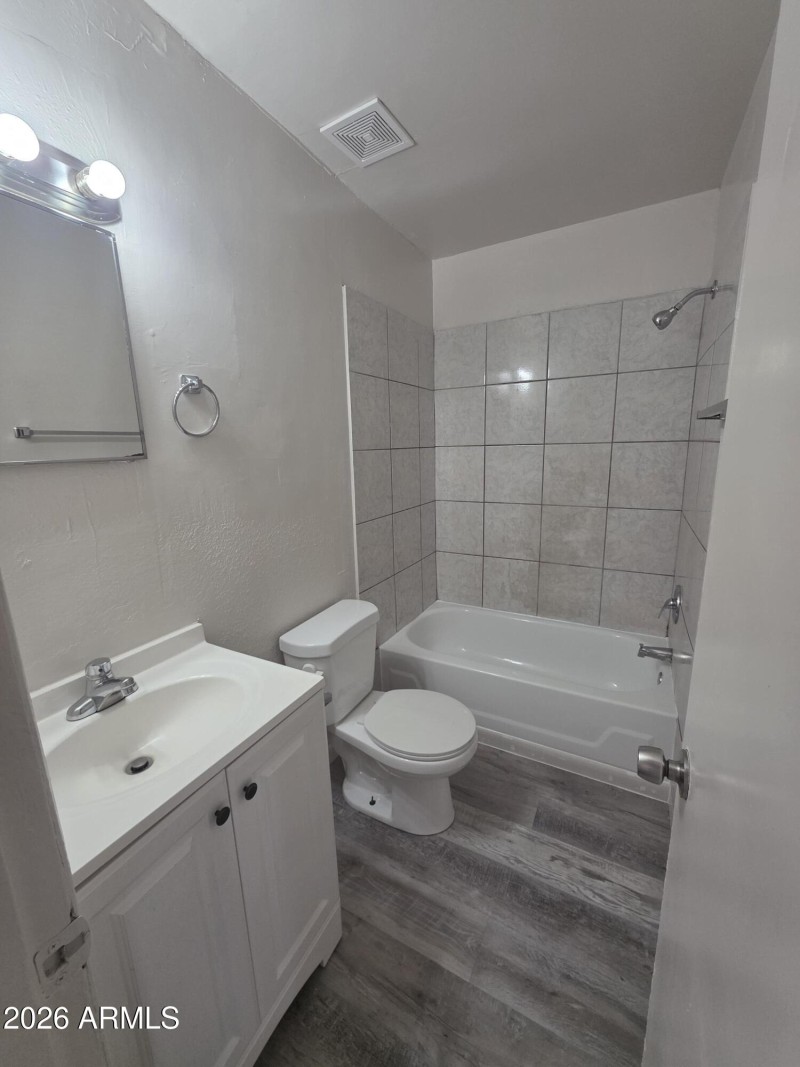 Unit 4 Bathroom