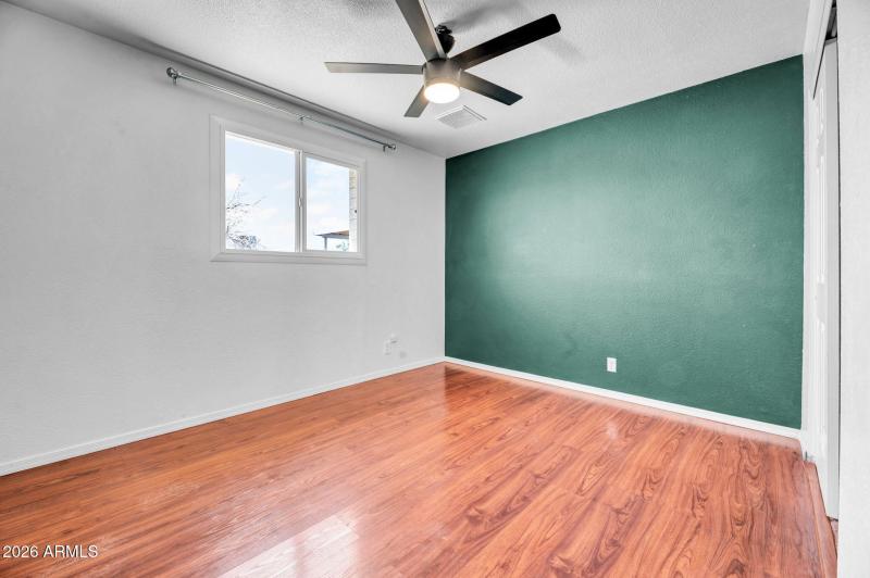 16-web-or-mls-3604 S Cutler Dr-16