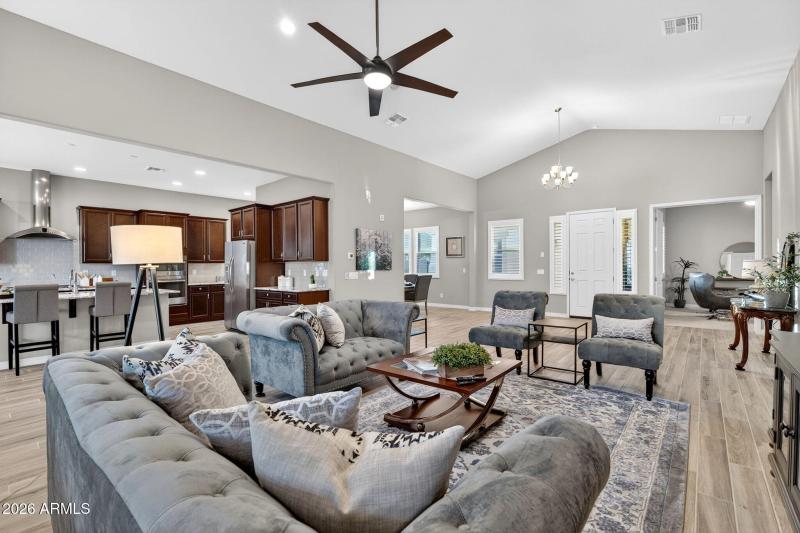 23-web-or-mls-048Blossom Way