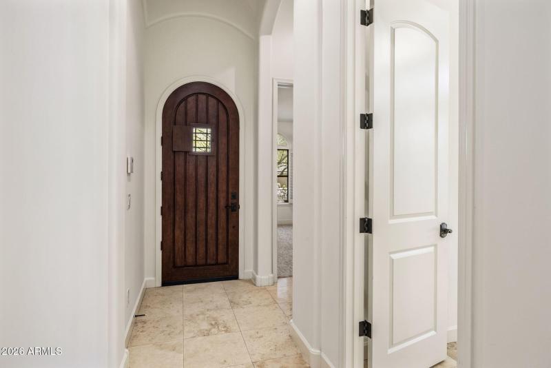 005_Front EntryGuest Bedrooms Entry
