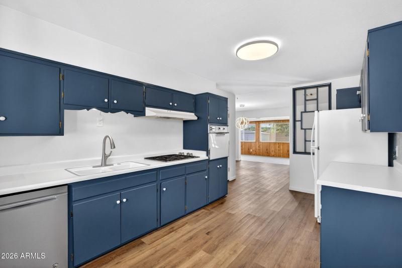 14-web-or-mls-008W Gardenia Ave