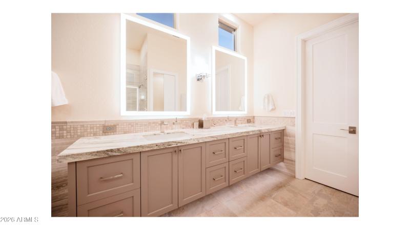 Dual Vanity~