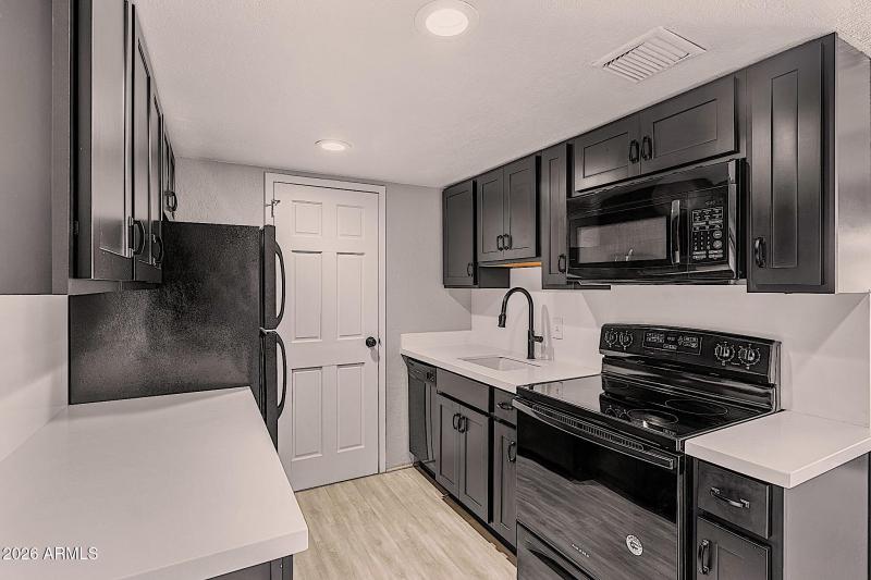 5-805 N 4th Ave 609-DSC09981-HDR