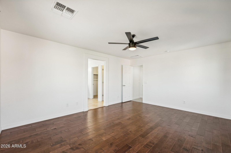 28-web-or-mls-N 89th Ln-028