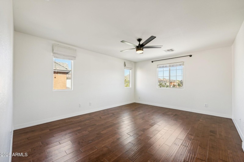 26-web-or-mls-N 89th Ln-026