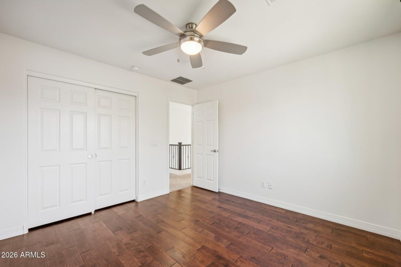 24-web-or-mls-N 89th Ln-024