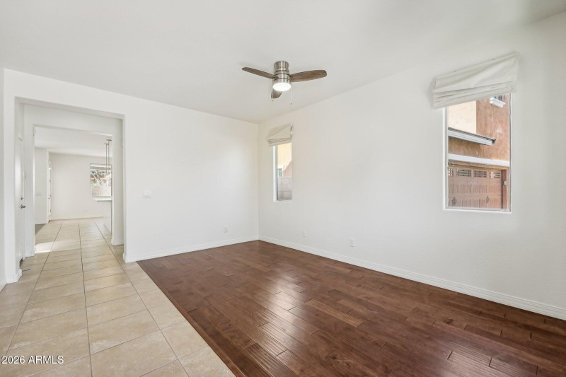 14-web-or-mls-N 89th Ln-014
