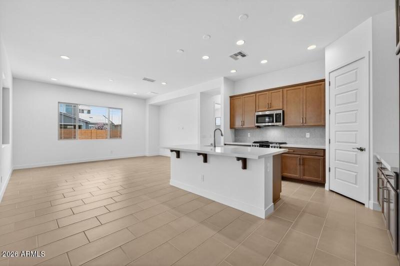 hj-az-phoenix-ellsworth-ranch-landmark-a