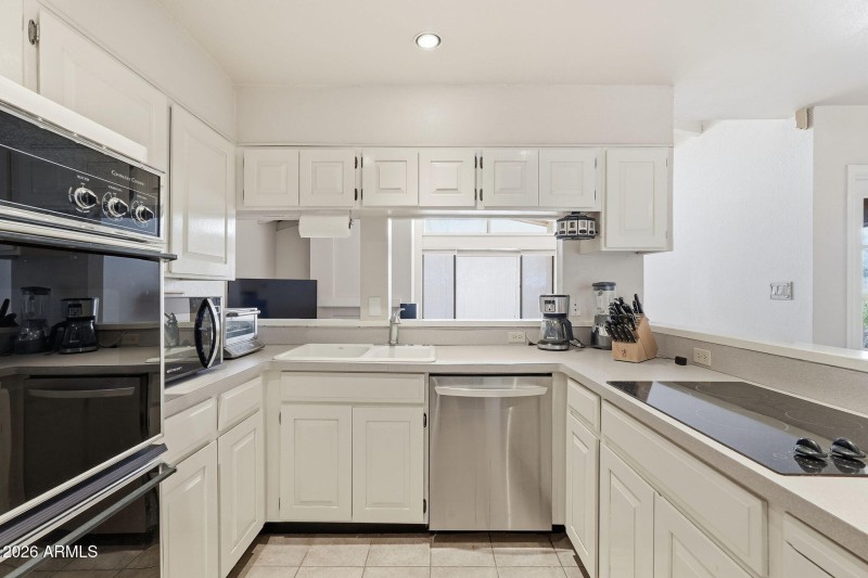 016_Kitchen 2