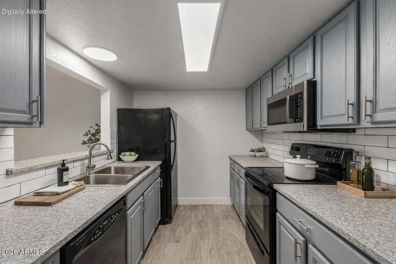 Kitchen 001