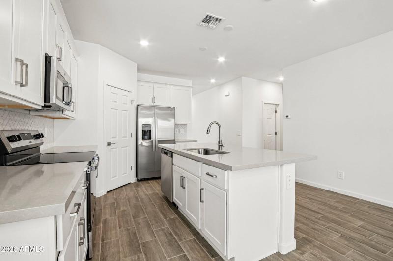 11-web-or-mls-Avenida del Sol W-S2005-01
