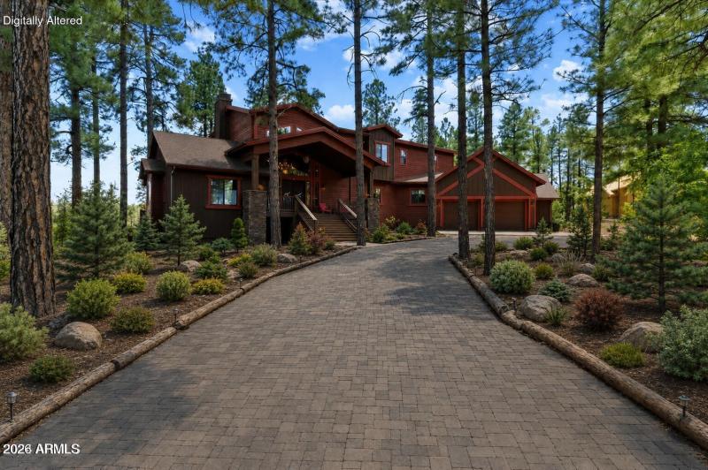 Full landscaped AI W/pavers