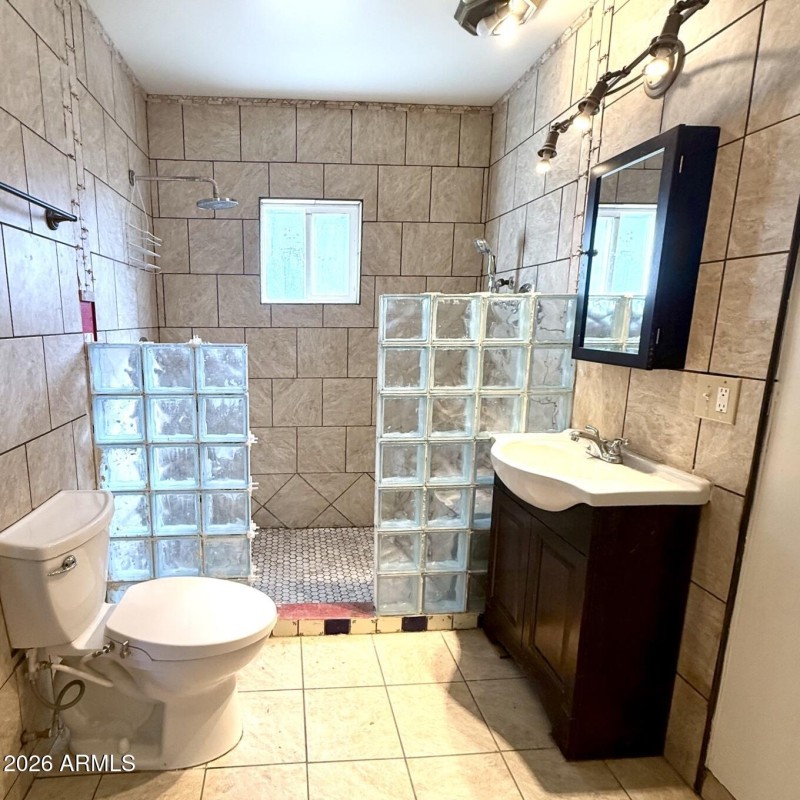 007 Primary Bath