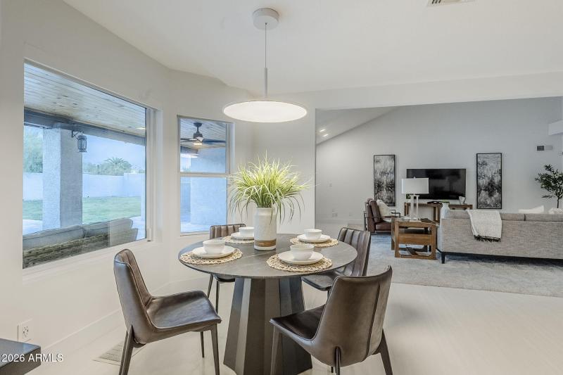 Casual Dining to Family Rm