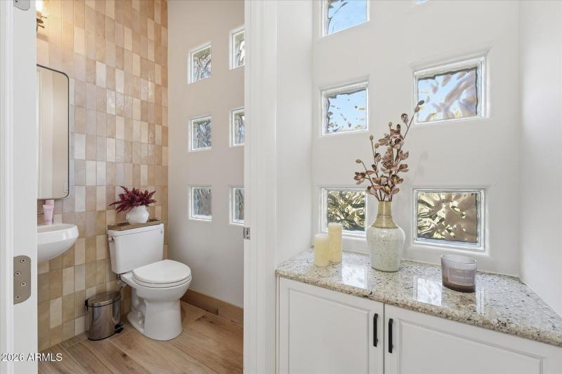 33-029-half-bath