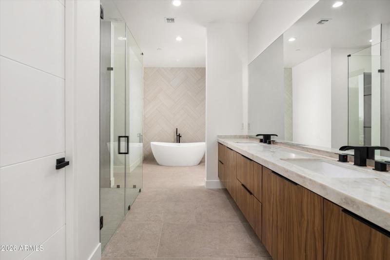 029_Primary Bathroom
