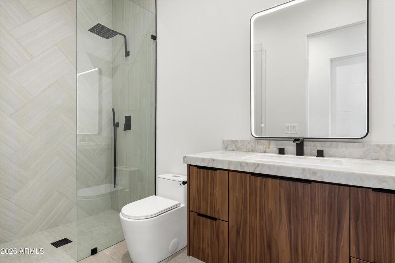 032_Guest Bathroom