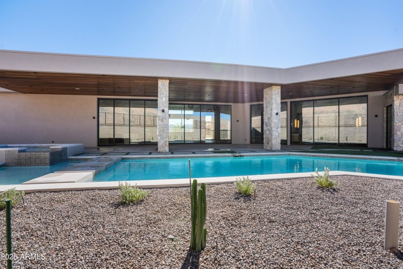 041_Covered Patio Pool