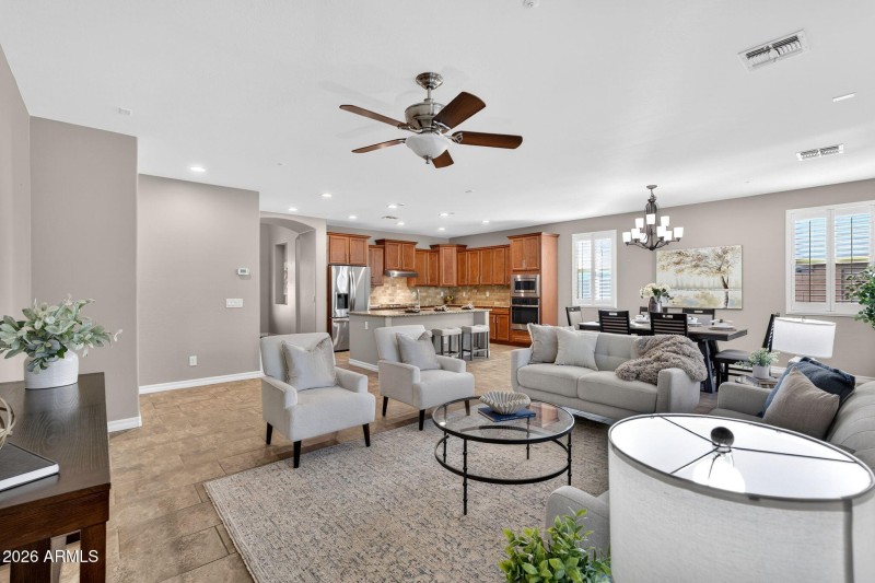 9-web-or-mls-048E Bellerive Pl