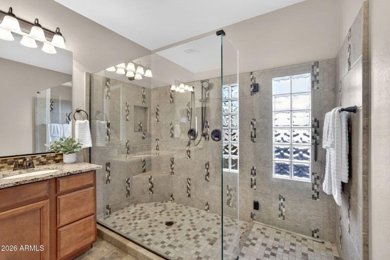 34-web-or-mls-052E Bellerive Pl