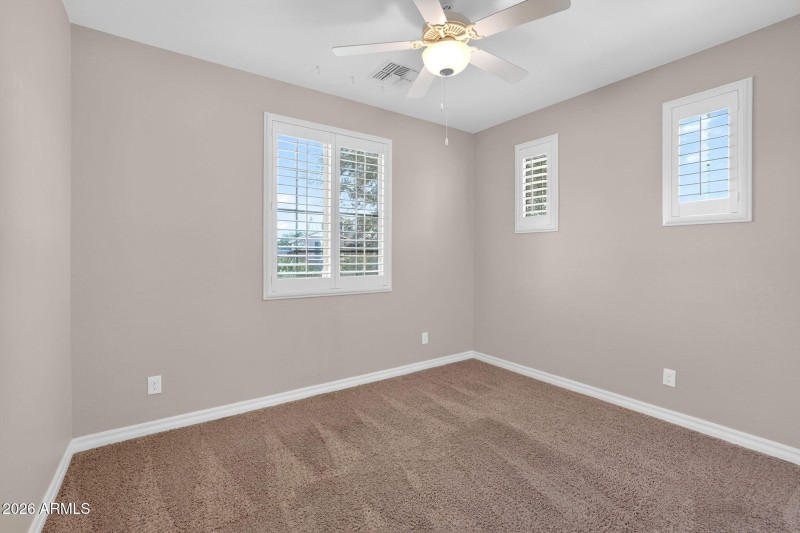 38-web-or-mls-027E Bellerive Pl