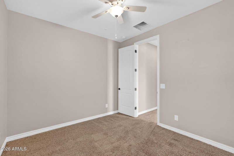 39-web-or-mls-066E Bellerive Pl