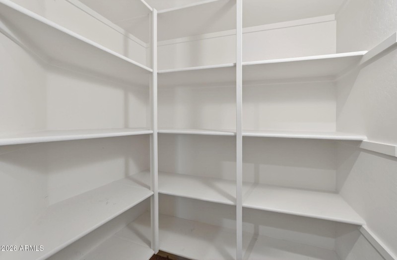 50-web-or-mls-071E Bellerive Pl