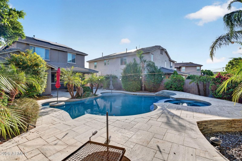 57-web-or-mls-086E Bellerive Pl
