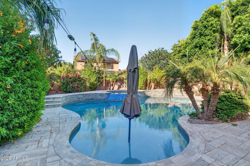 60-web-or-mls-081E Bellerive Pl