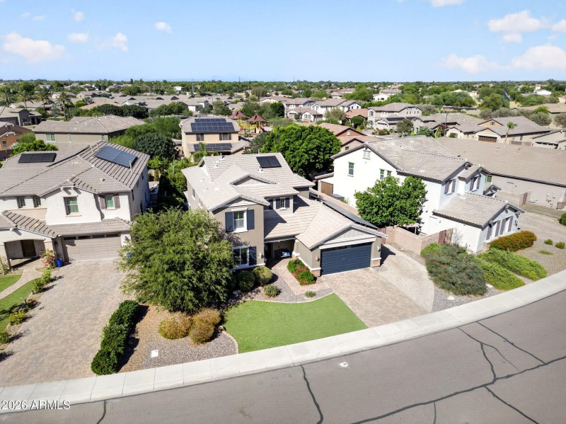 76-web-or-mls-019E Bellerive Pl