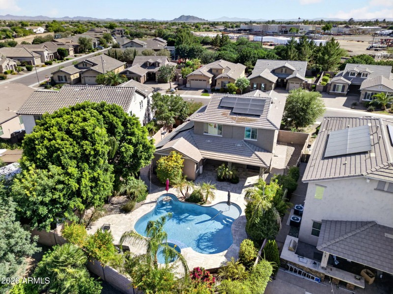 77-web-or-mls-020E Bellerive Pl