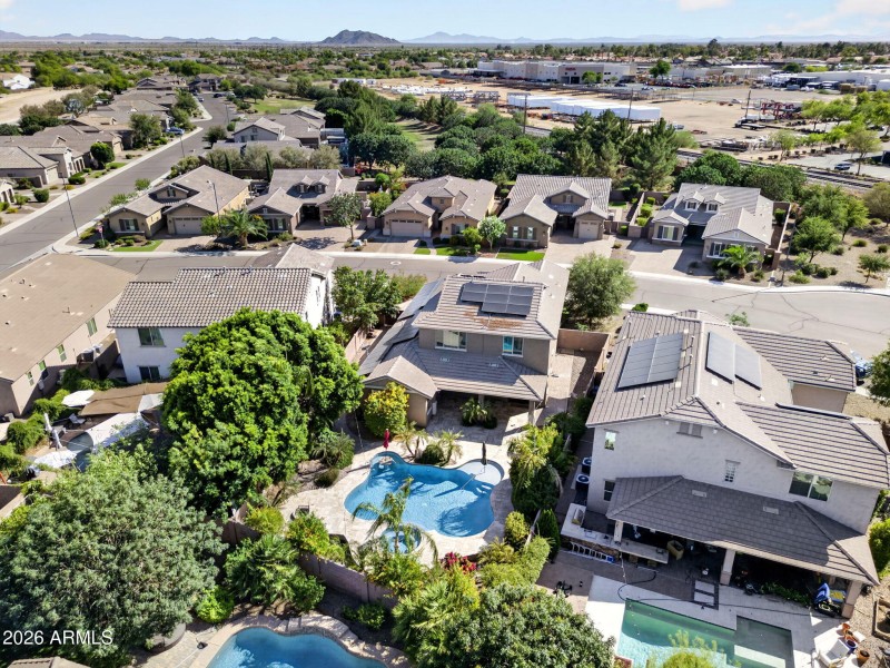 81-web-or-mls-024E Bellerive Pl