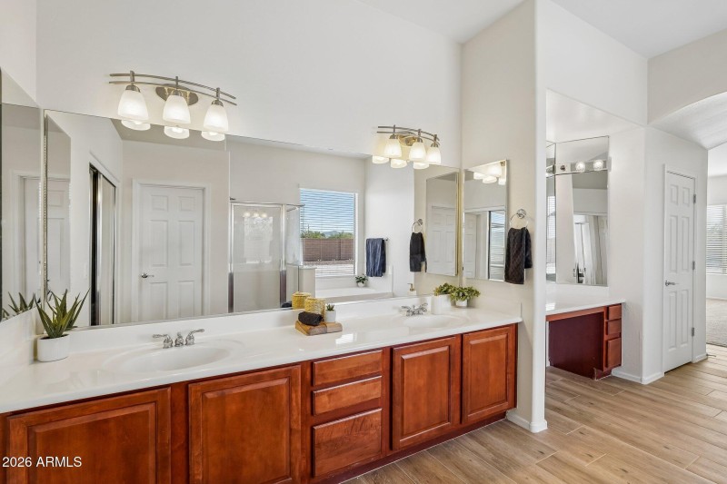 Dual sinks