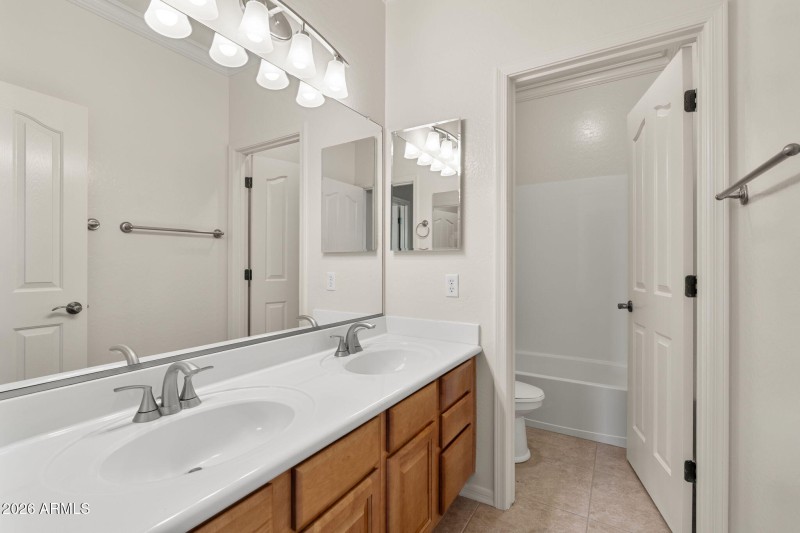 47-web-or-mls-4138-e-lafayette-ave