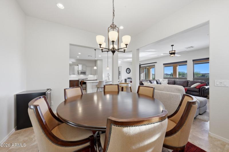 FORMAL DINING