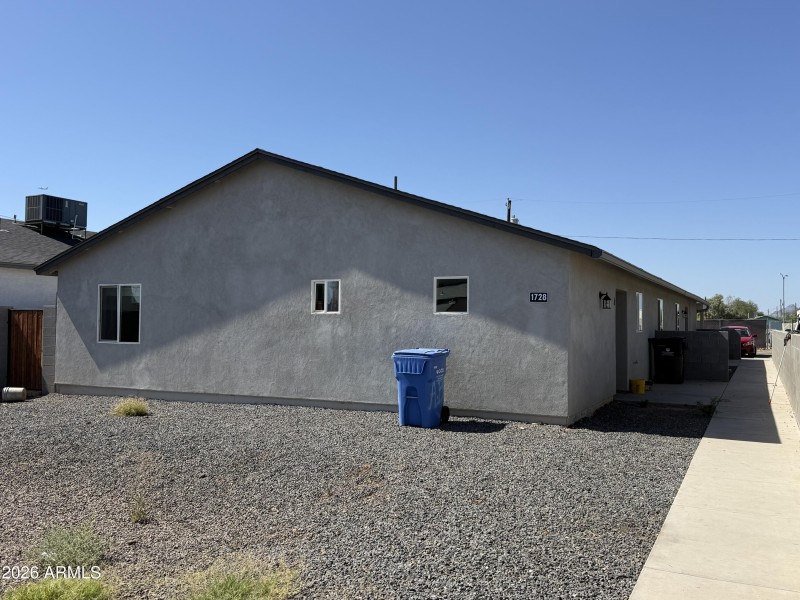 1728 E Wood