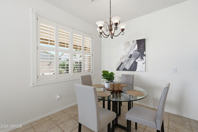 Eat area next to Kitchen