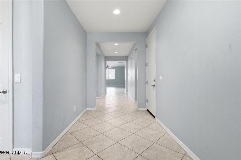 06-3038 W Lynne Ln_RedHogMedia