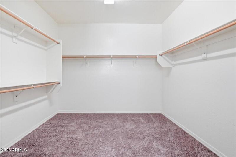 23-3038 W Lynne Ln_RedHogMedia