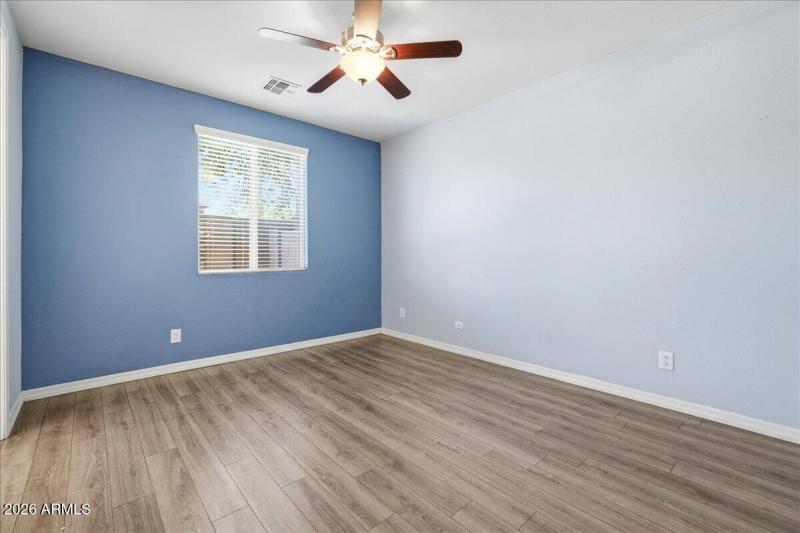 24-3038 W Lynne Ln_RedHogMedia