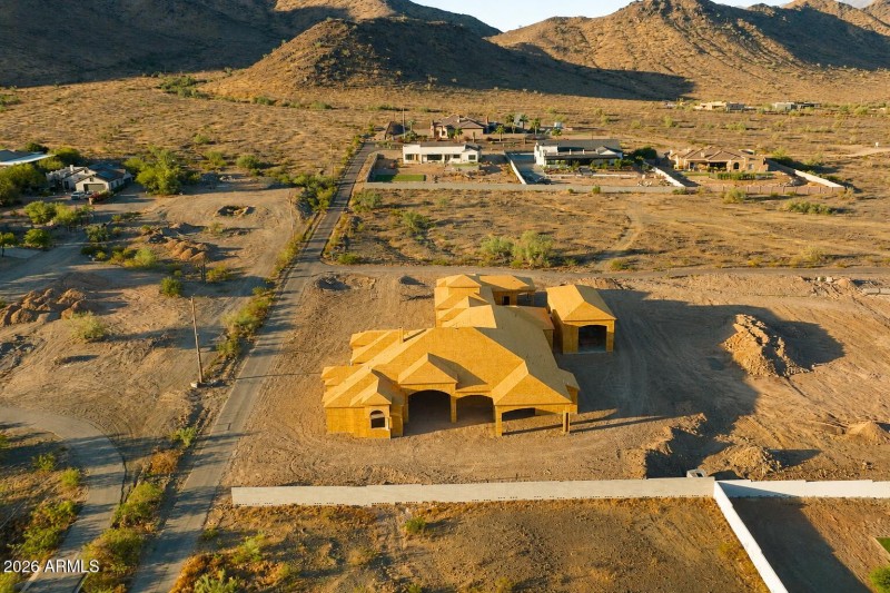 3902 W Kayenta