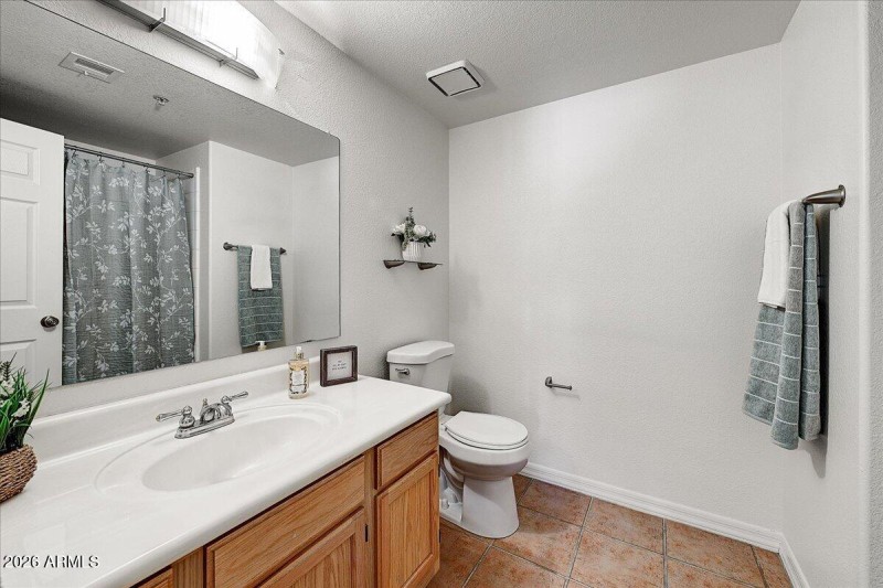 Full Guest Bathroom