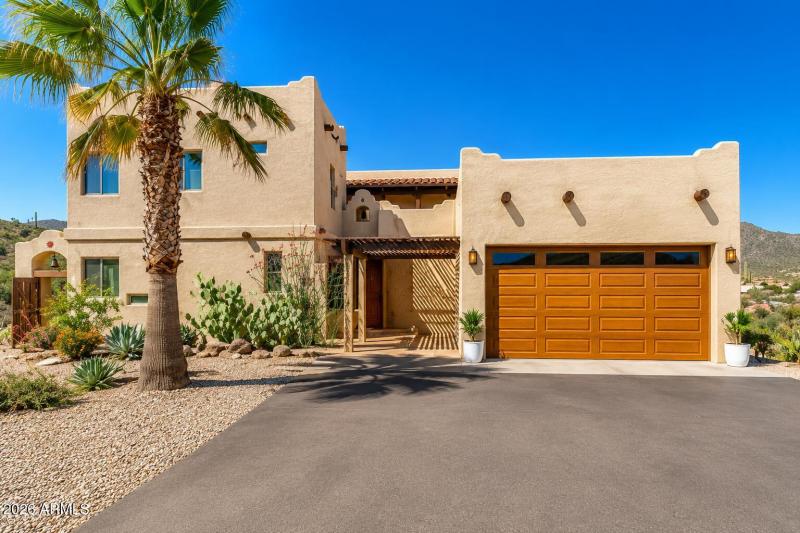 Driveway/Garage