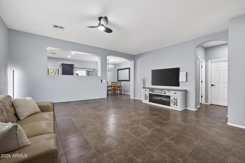 6)GREAT ROOM (6)