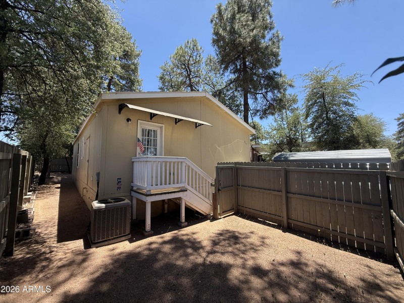 311 S. Mariposa St