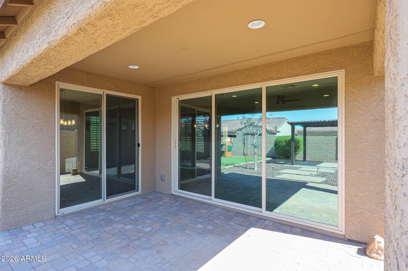 Covered Patio w/2 Sliding Doors