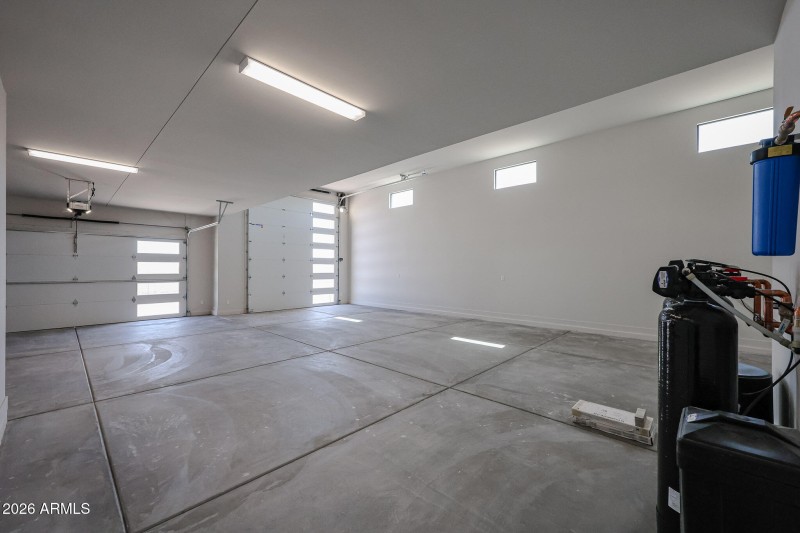 CC5 67 B70 3 Car Garage 2