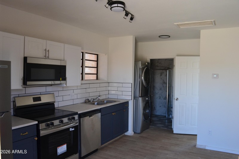 1BR Kitchen